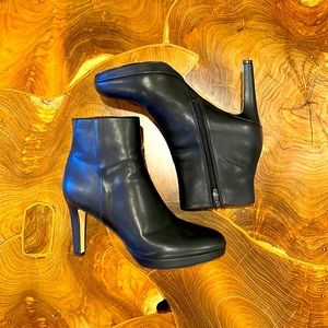 Nine West Black Leather Ankle Boots. Size 9